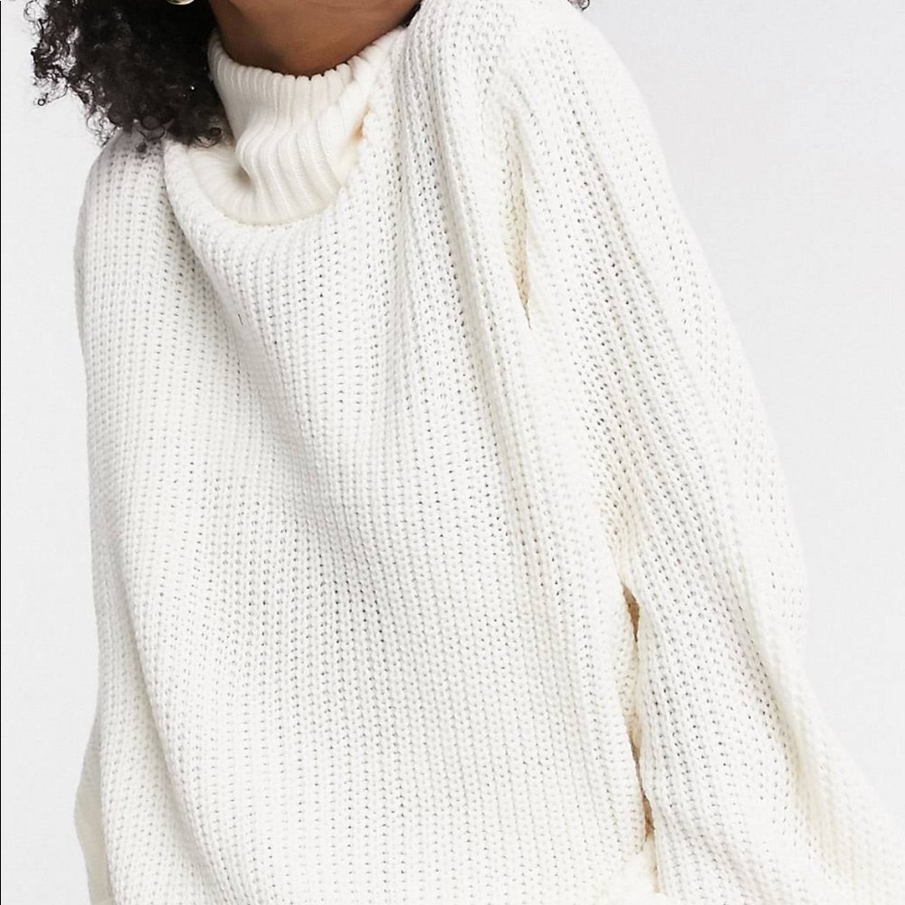 CREAM MOCKNECK KNIT SWEATER